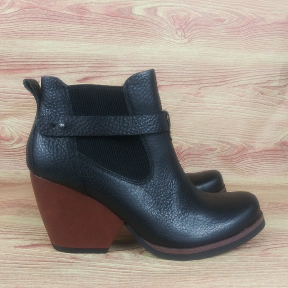 Kork-Ease Shoes - NEW Kork Ease Moonstone Black Leather Bootie 8